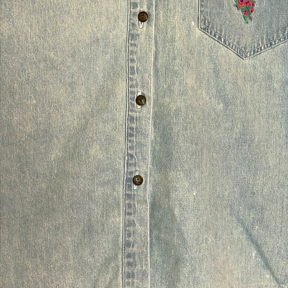 American Eagle Denim Light Wash w/Flower Button Up Size S - Picture 7 of 8